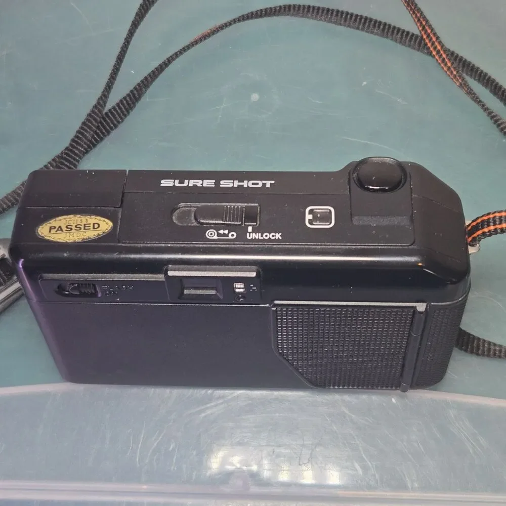Canon Sure Shot 35mm Film Camera 38mm f/2.8 — Powers On — Parts/Repair